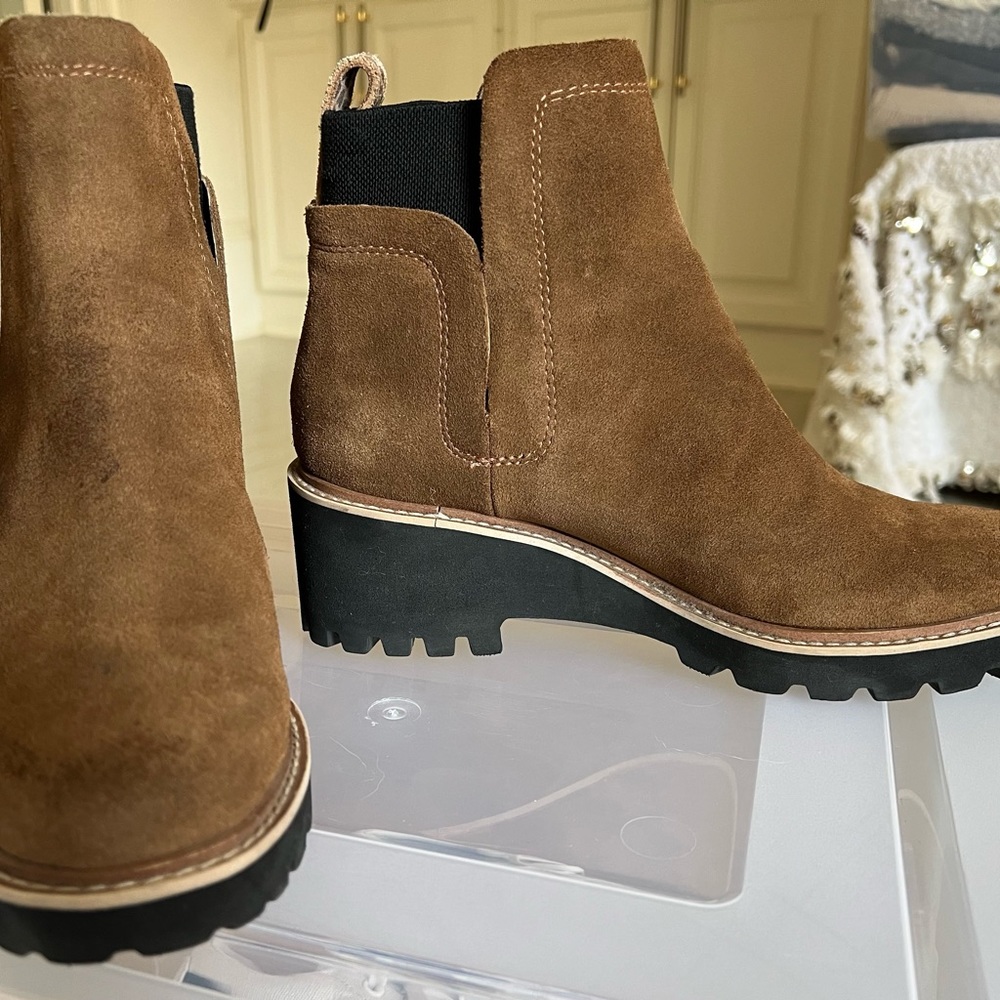 Beautiful brown suede Dolce Vita wedge boots